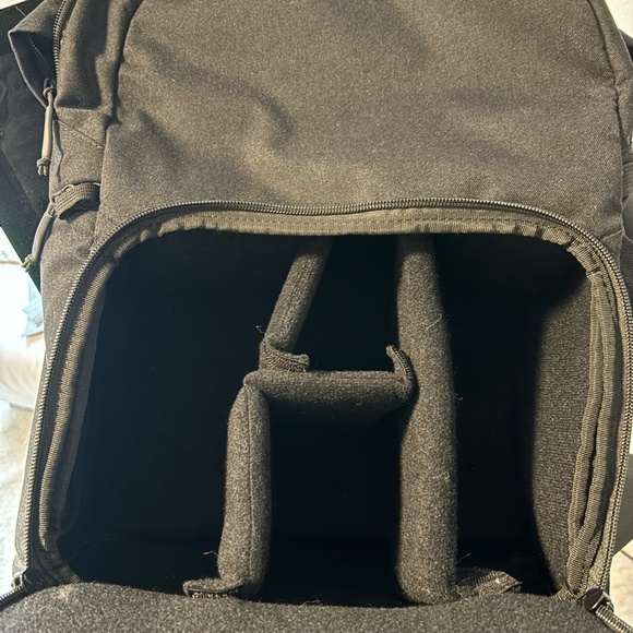 Brevite Jumper Backpack- LARGE triple black, like New - Picture 4 of 4
